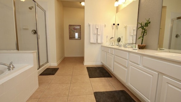 Condo, 3 Bedrooms | Bathroom | Towels