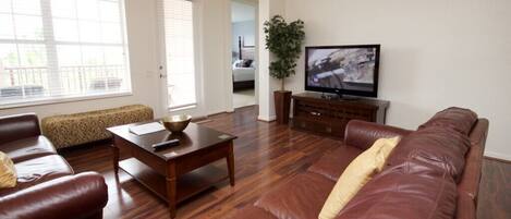 Condo, 3 Bedrooms | Interior