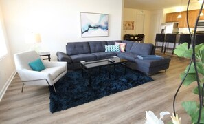 Condo, 3 Bedrooms | Living room