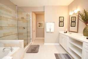 Condo, 2 habitaciones | Baño | Toallas 