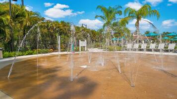 Condo, 2 Bedrooms | Property grounds