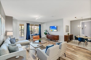 Condo, 3 Bedrooms | Living area