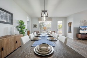 Dining - La Vista Lakeview Deluxe 3 Bedroom Condo by RedAwning (Orlando)