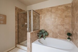 Condo, 3 Bedrooms | Bathroom - Fl Special!! Beautiful Bella Piazza 3 Bedroom Condo by RedAwning (Davenport)