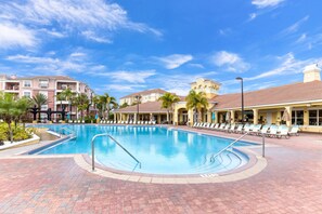 Pool - La Casita Ventura 2 Bedroom Condo by Redawning (Orlando)