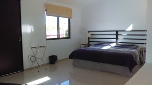 House, 3 Bedrooms, Smoking, Balcony | 4 bedrooms - House Near the Center With Parking (Querétaro)
