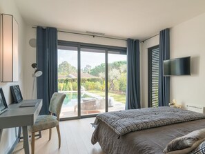 6 Schlafzimmer