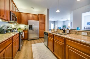 Condo, 3 Bedrooms | Private kitchen