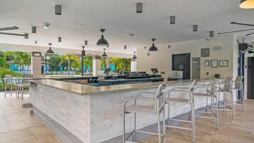 Condo, 3 Bedrooms | Bar (on property)