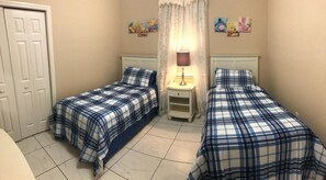 4 bedrooms, iron/ironing board, bed sheets