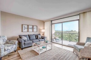 TV - Litchfield Retreat 504, Pool and Easy Beach Access (Pawleys Island)