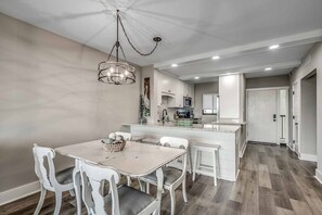 Dining - Litchfield Retreat 504, Pool and Easy Beach Access (Pawleys Island)
