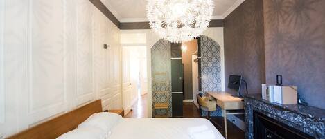 1 chambre, bureau, chambres insonorisées, fer et planche à repasser