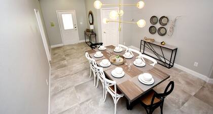 Greater Groves - 5 Bedrooms House w/pool-5202GG Home by RedAwning