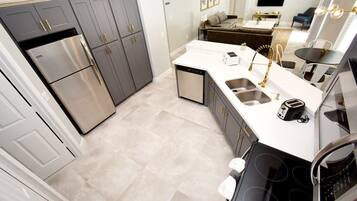 Dapur pribadi | Mesin pencuci piring dan tisu