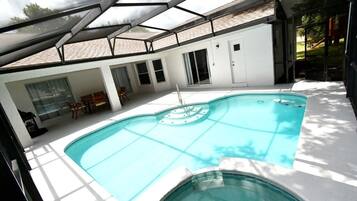 House, 5 Bedrooms | Pool