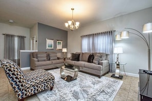 Townhome, 5 Bedrooms | Living area