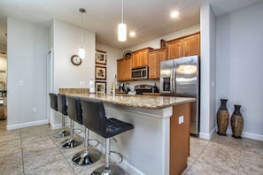 Townhome, 5 Bedrooms | Private kitchen