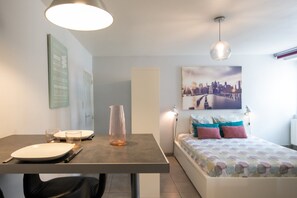1 bedroom, iron/ironing board, internet, bed sheets