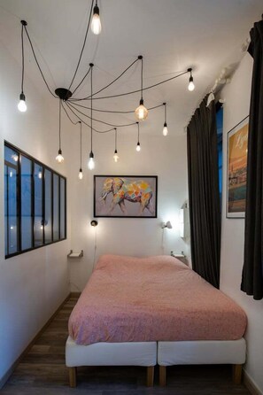 1 bedroom, iron/ironing board, Internet, bed sheets