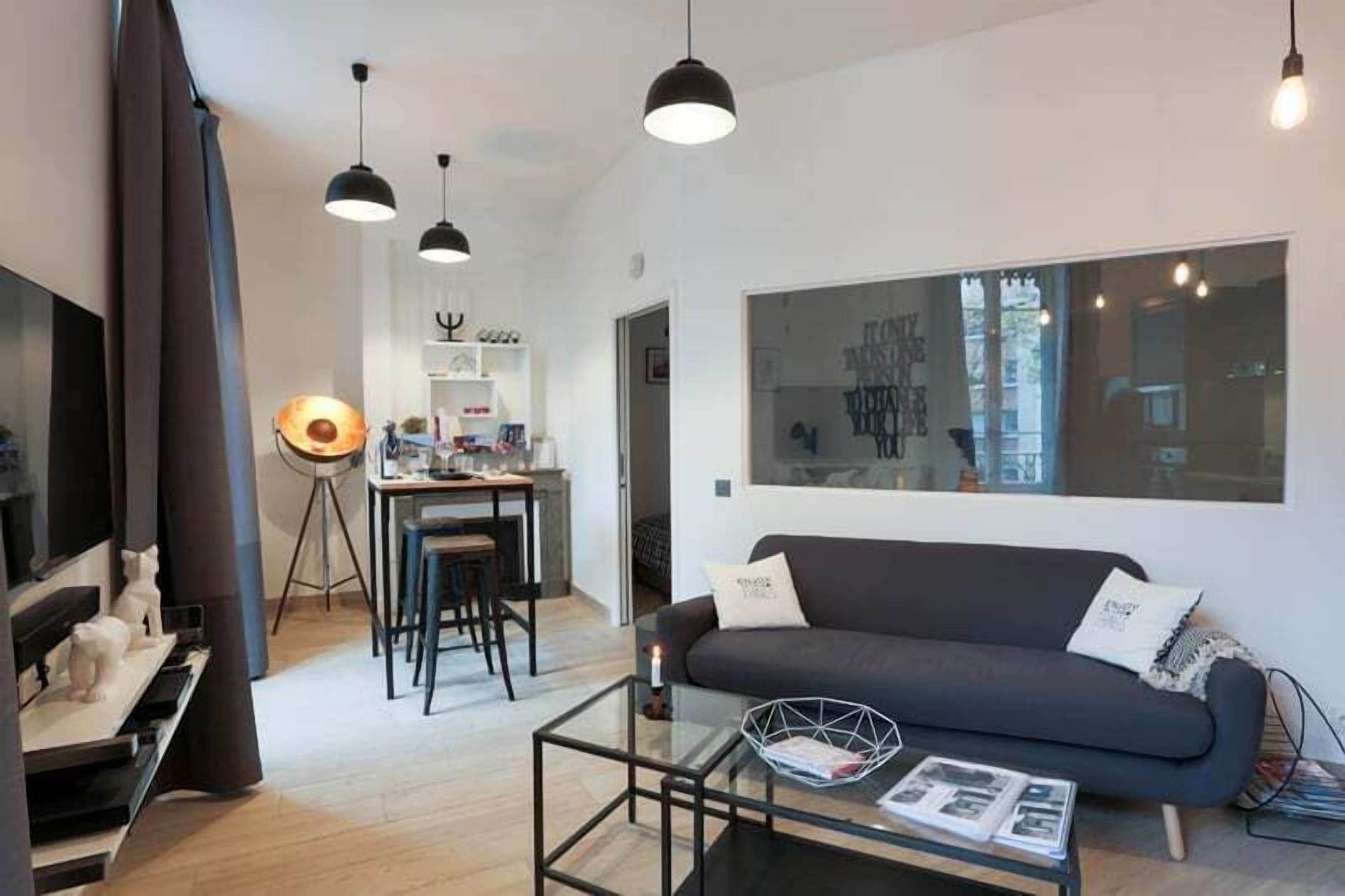 Fernseher, Videospielkonsole, Stereoanlage