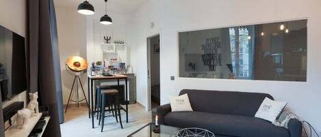 Fernseher, Videospielkonsole, Stereoanlage