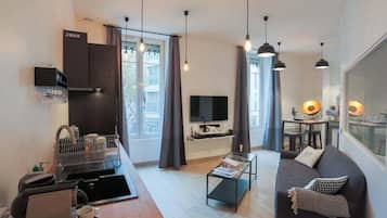 TV, video-game console, stereo