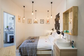 1 bedroom, soundproofing, iron/ironing board, internet