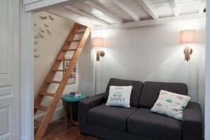 Télévision, console de jeux vidéo, chaîne hi-fi