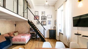 1 bedroom, iron/ironing board, internet, bed sheets