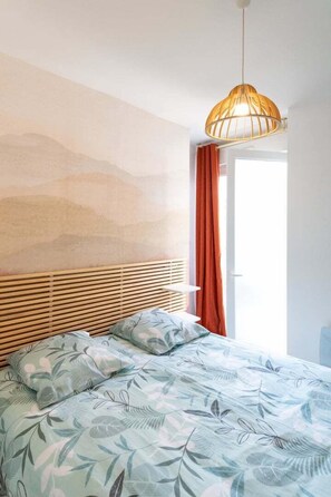 1 bedroom, iron/ironing board, Internet, bed sheets