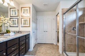 Casa, 5 habitaciones | 5 habitaciones y wifi gratis 