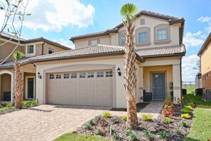 House, 5 Bedrooms | Exterior