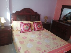 2 habitaciones y tabla de planchar con plancha 