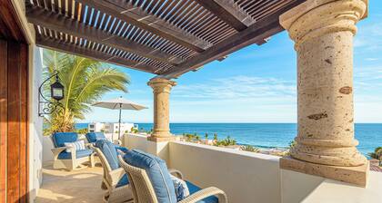 C301 Oceanview Penthouse with infinity pool and jacuzzi