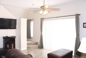Townhome, 3 Bedrooms | Living area