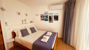 1 bedroom, in-room safe, iron/ironing board, travel cot