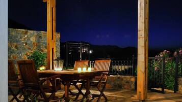 Villa, 4 slaapkamers, roken, privézwembad | Barbecue/picknickplaats