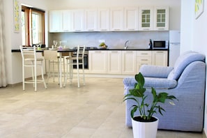 Comfort-Apartment, 1 Schlafzimmer (Sapore di mare) | Wohnbereich | Fernseher