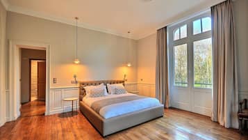 Ropa de cama de alta calidad y minibar