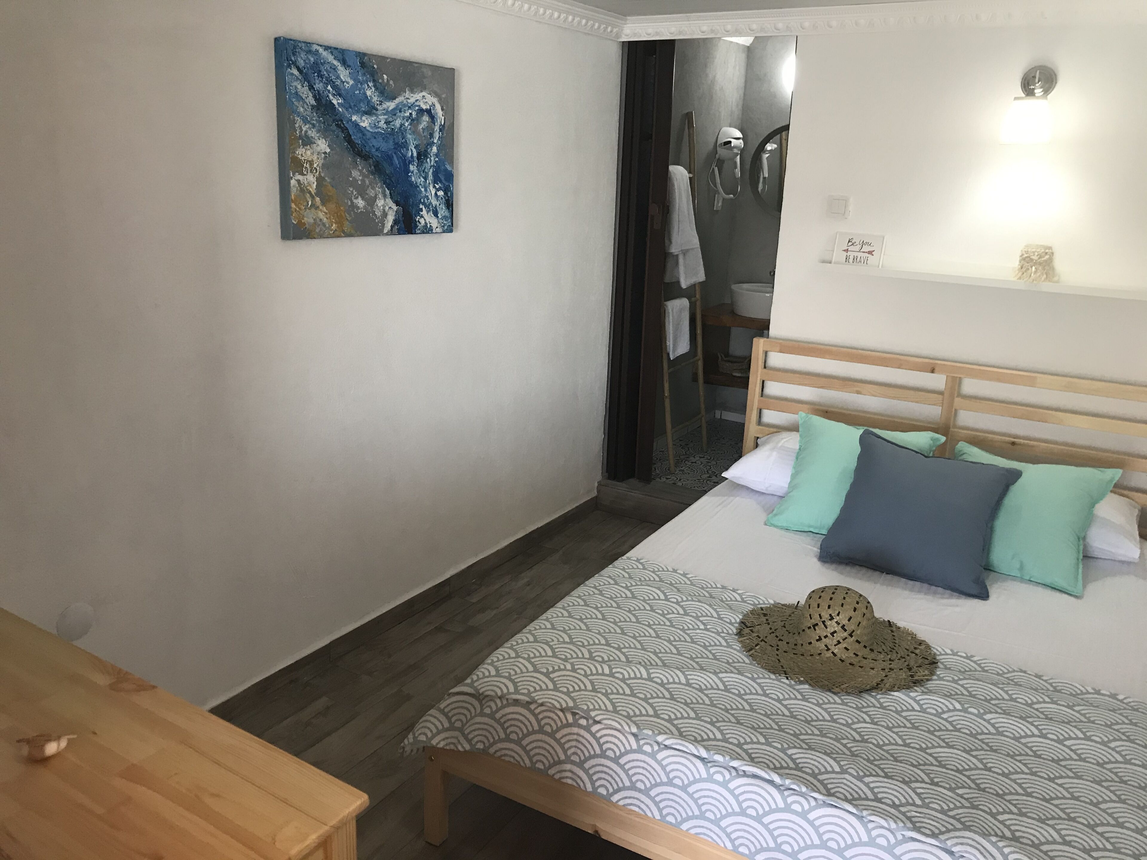 egyptian cotton sheets, premium bedding, desk, laptop workspace