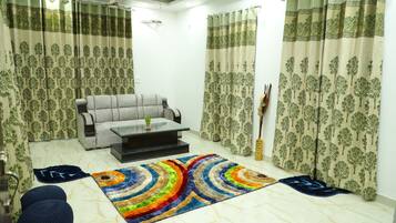 Apartment, 3 Schlafzimmer, barrierefrei, Raucher | Wohnzimmer