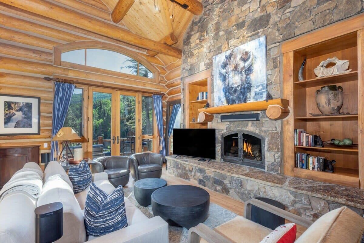 Incredible 3BR Ski In/Out Home w/Views!