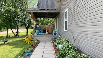 Chalet, 3 Bedrooms, Smoking, Balcony | Garden