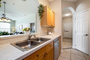 Condo, 3 Bedrooms | Private kitchen