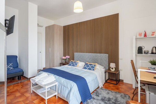Classic Room | Minibar, free WiFi, bed sheets