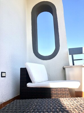 Quarto casal conforto, sacada, vista para a montanha | Terraço/pátio