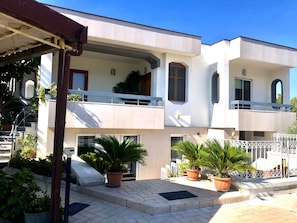 Fachada da propriedade