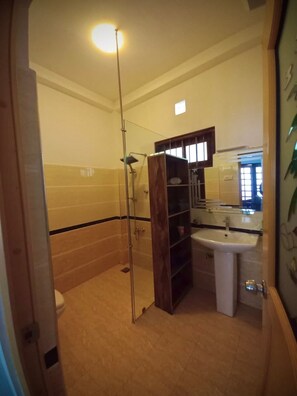 Villa, 2 Bedrooms, Smoking, Private Pool | Bathroom - Luxury Villa Costanza (Hikkaduwa)