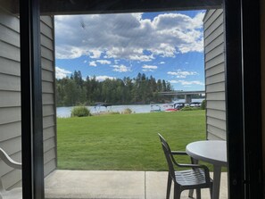 Interior - Waterfront studio View of flathead Lake (Bigfork)
